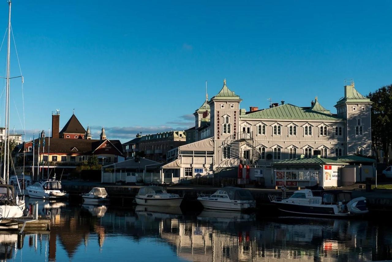 1 Rums-Laegenheter, Gangavstand Till Stroemstads Centrum Bagian luar foto
